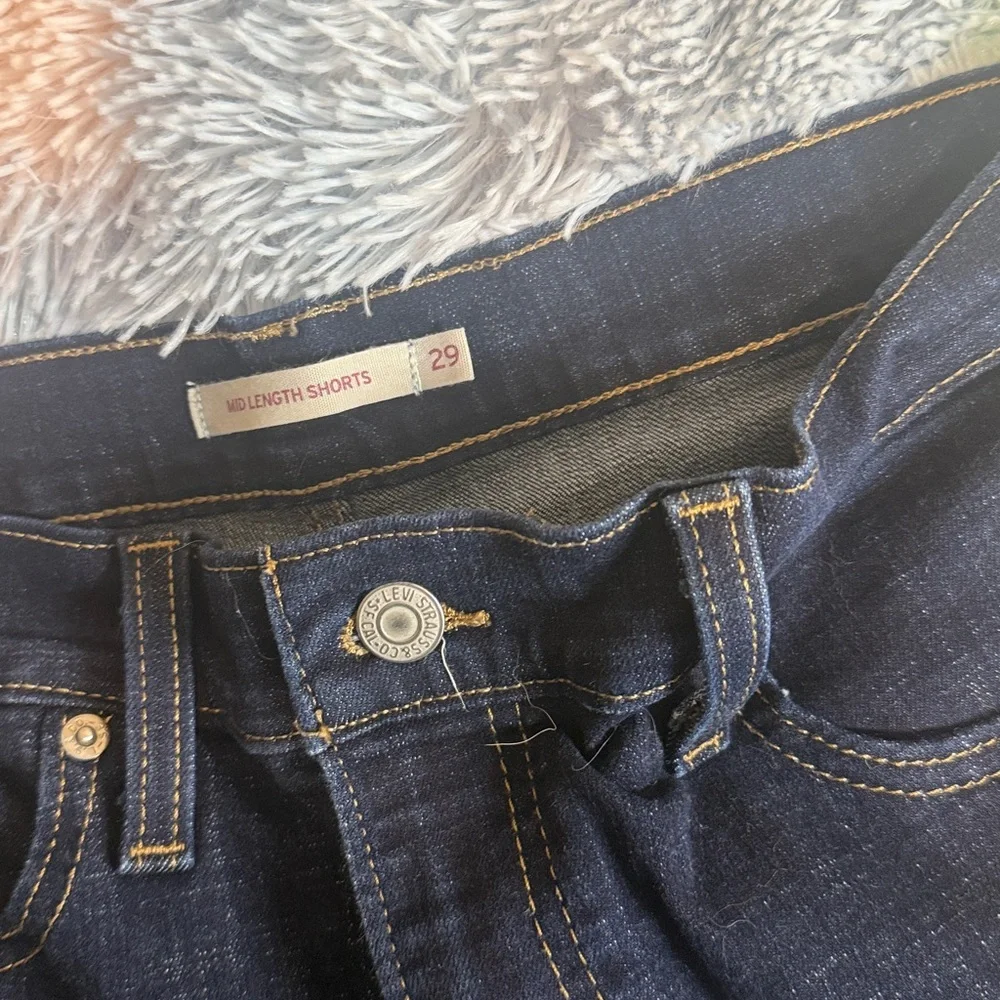 Women's Levi’s dark Blue Denim Shorts - Picture 2 of 4